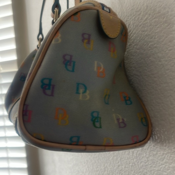 Dooney & Bourke Blue Tan Shoulder Bag with Monogram Pattern Barrel Vintage Y2K - Picture 3 of 11